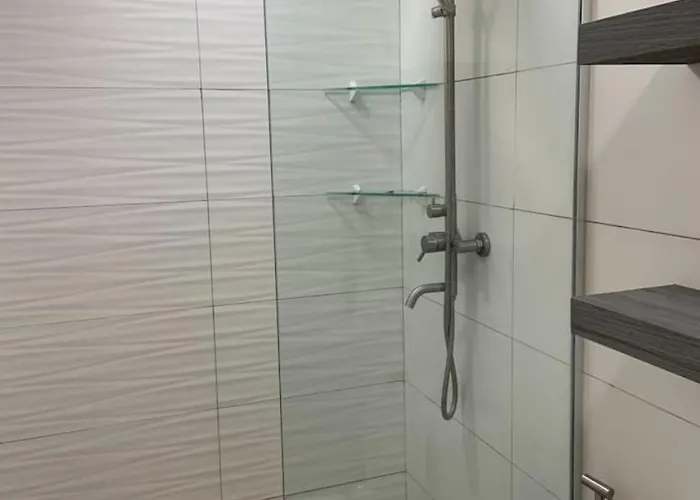 Сasa de vacaciones Comfy And Renovated 1 Bedroom With Balcony Bgc Golf View Manila