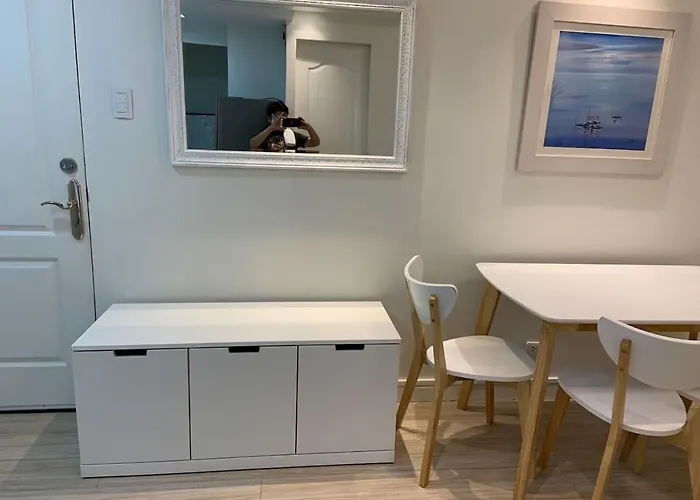 Comfy And Renovated 1 Bedroom With Balcony Bgc Golf View