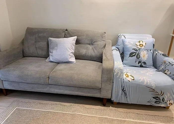 Comfy And Renovated 1 Bedroom With Balcony Bgc Golf View Сasa de vacaciones Manila
