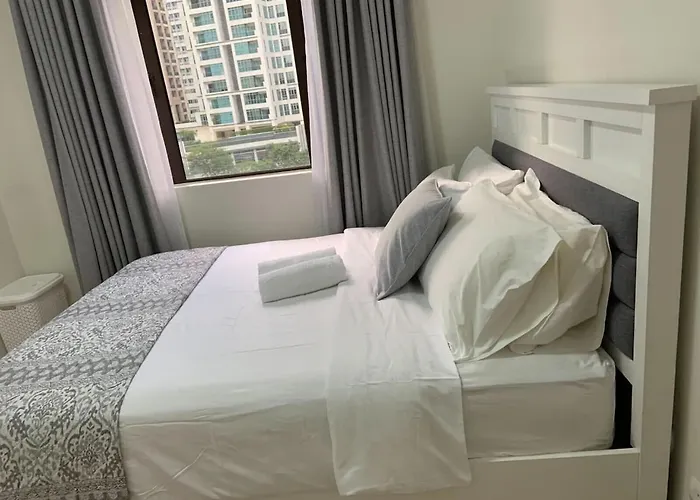 Comfy And Renovated 1 Bedroom With Balcony Bgc Golf View Manila